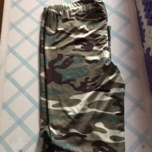 Junior camouflage leggings